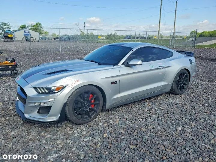 Ford Mustang - 1