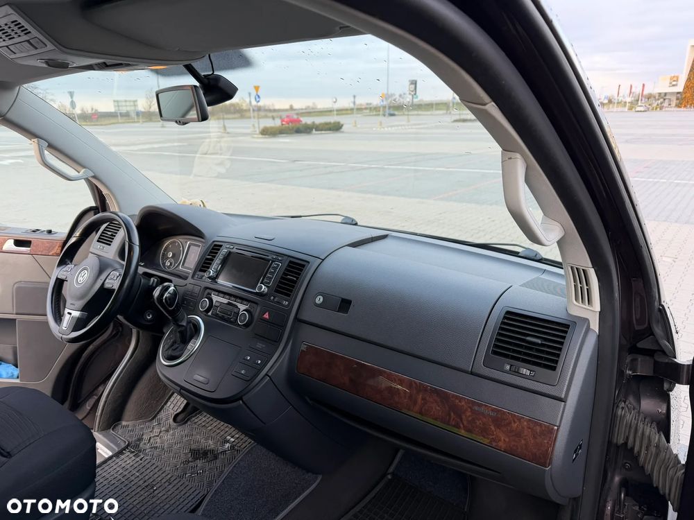 Volkswagen Multivan - 14