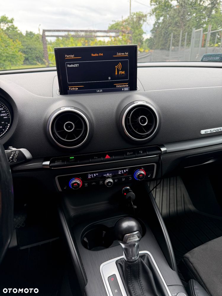 Audi A3 Sportback 1.4 TFSI E-tron Ambiente e-S tronic - 16