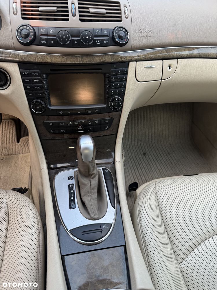 Mercedes-Benz Klasa E 320 CDI T Avantgarde - 16