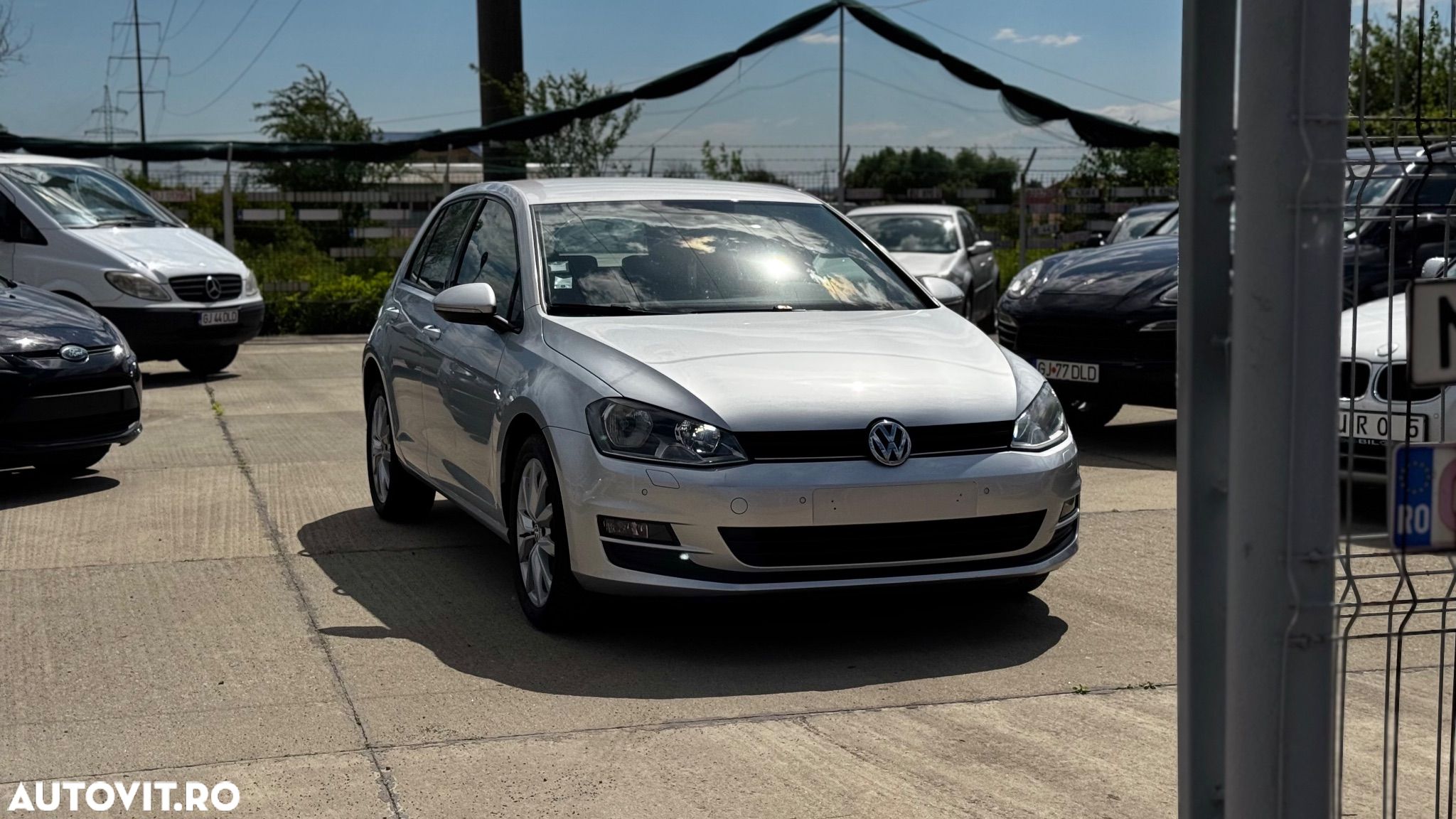 Volkswagen Golf 1.2 TSI Trendline - 1
