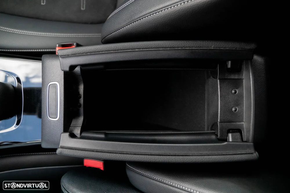 Mercedes-Benz A 250 e 8G-DCT Edition AMG Line - 29