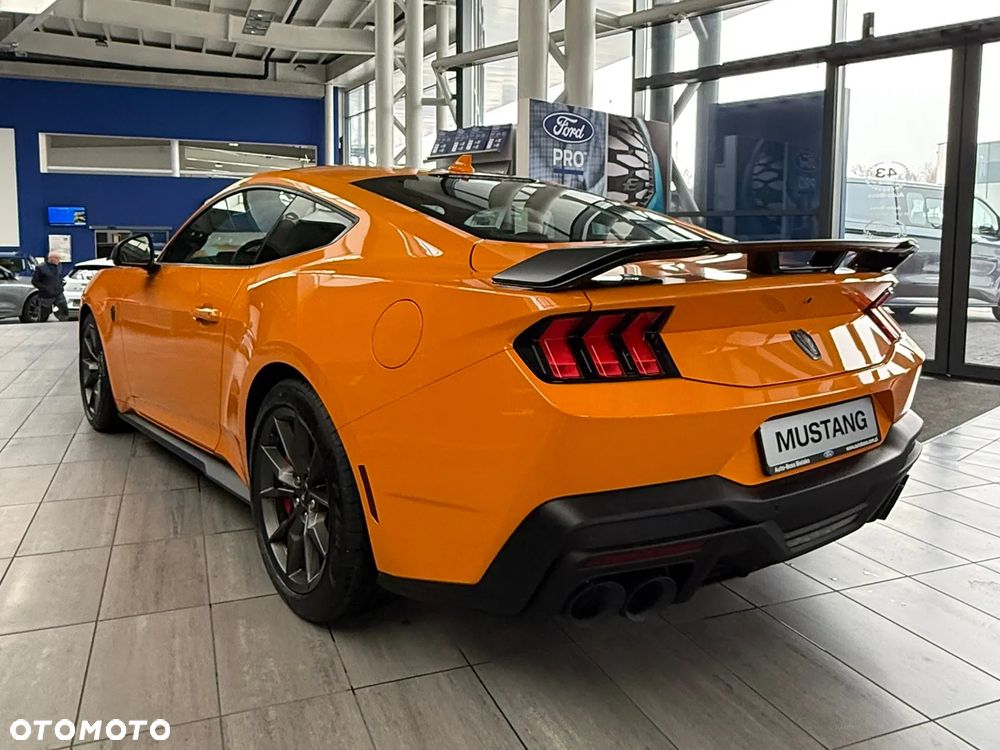 Ford Mustang - 3