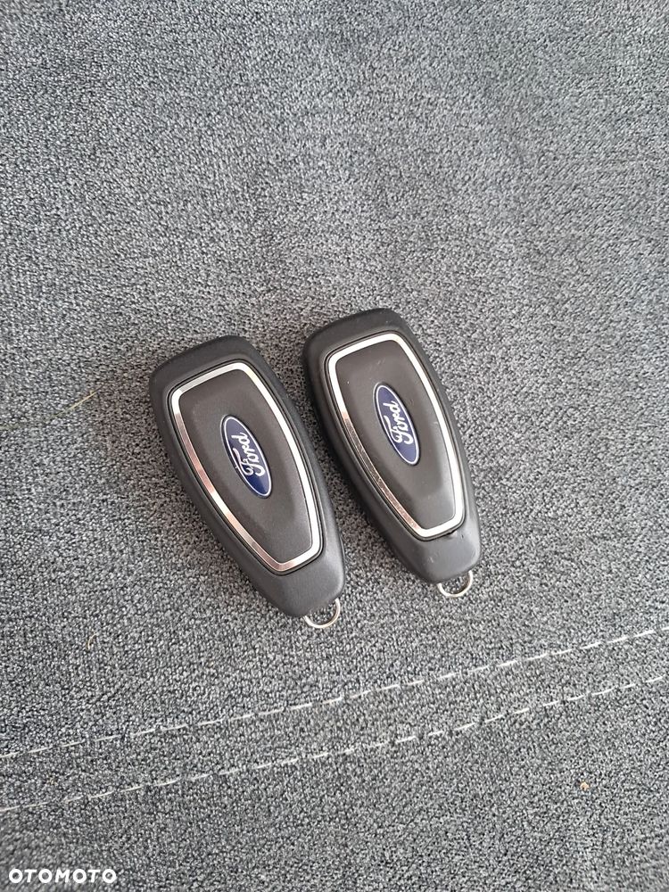 Ford C-MAX 1.5 TDCi Start-Stop-System Titanium - 23