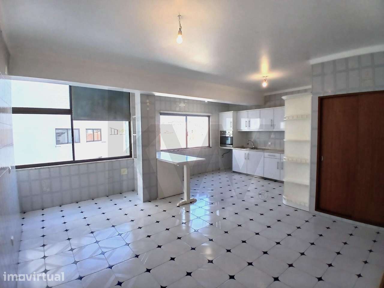 T3 Espaçoso com Garagem Box no Centro da Cidade de Caldas Da Rainha - Grande imagem: 4/24
