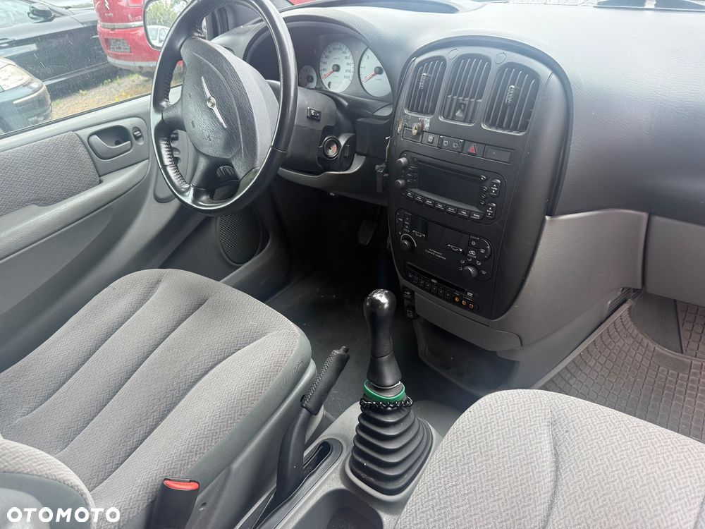Chrysler Voyager 2.4 SE - 5