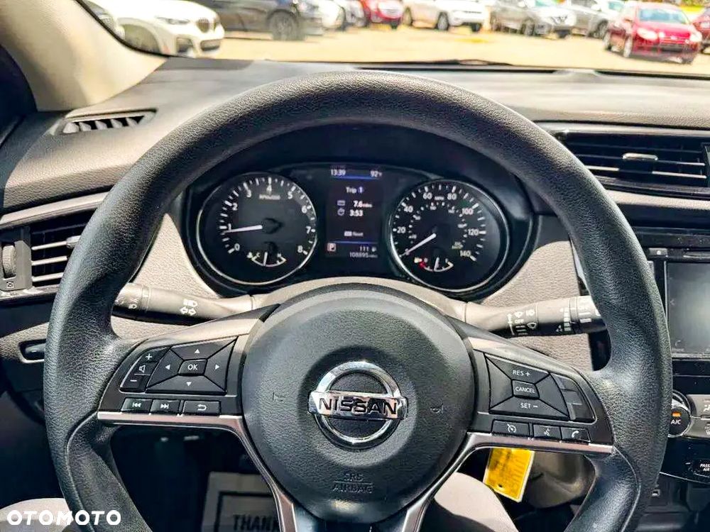 Nissan Qashqai - 13