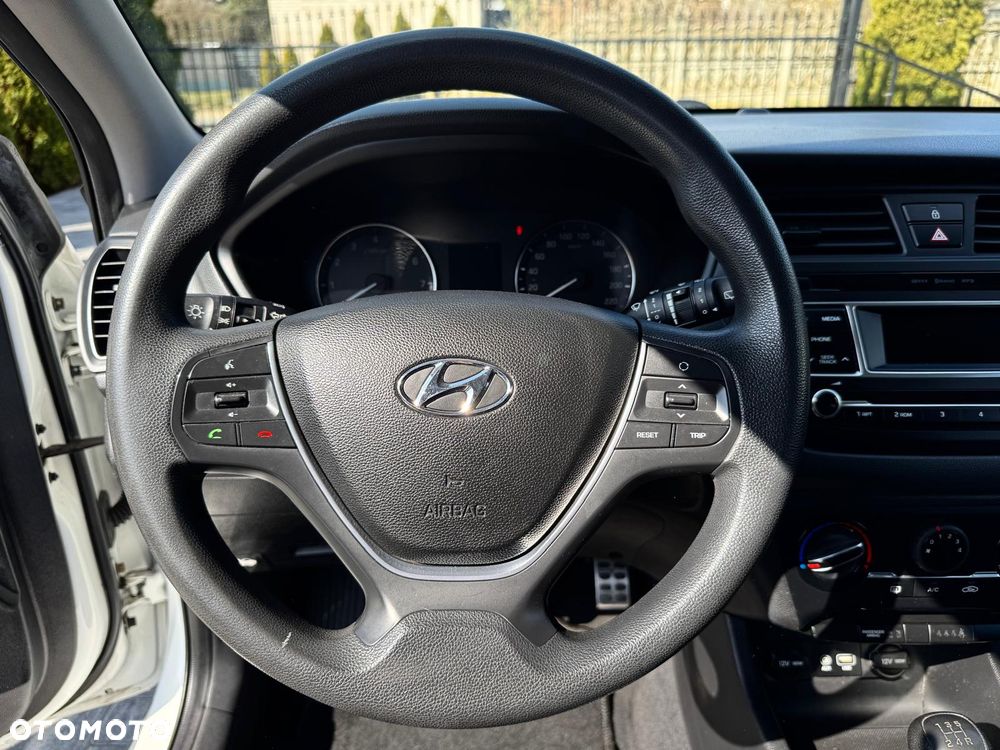 Hyundai i20 blue 1.2 Classic - 21