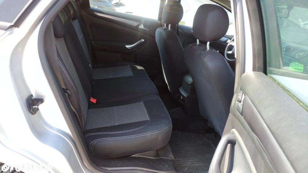 Ford Mondeo 2.0 TDCi Ambiente - 6