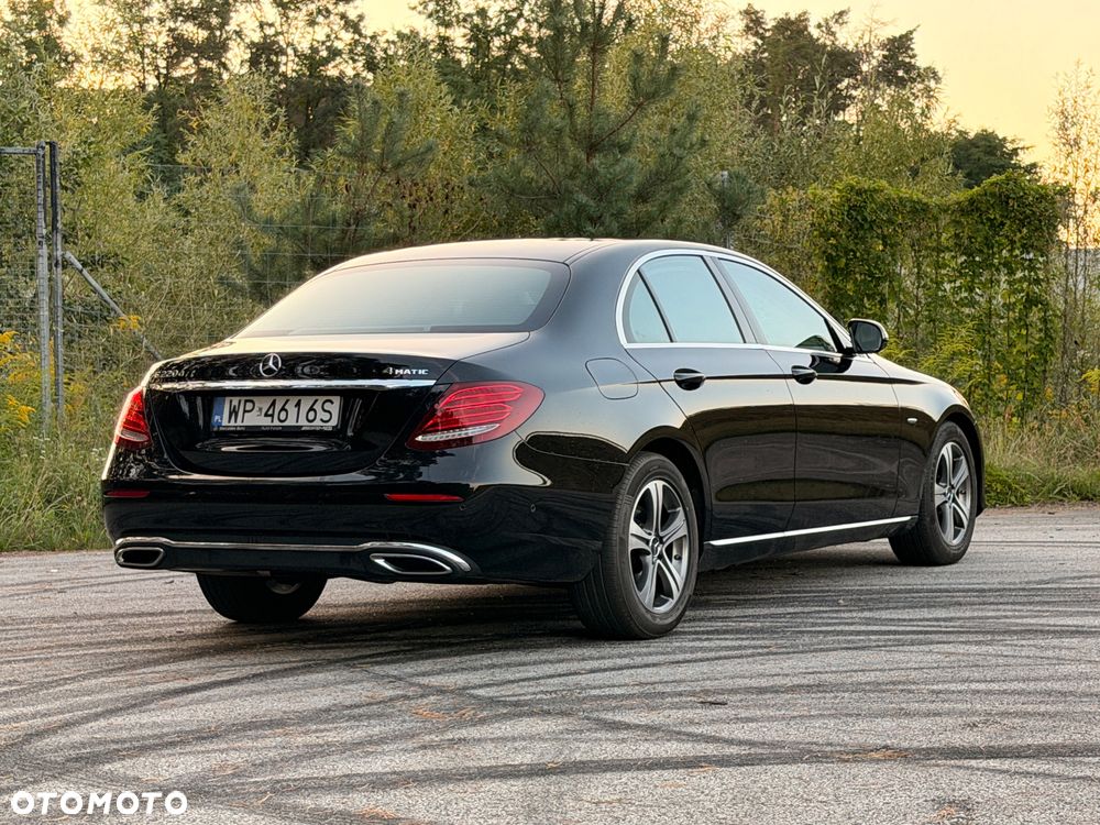 Mercedes-Benz Klasa E 220 d 4-Matic 9G-TRONIC - 2