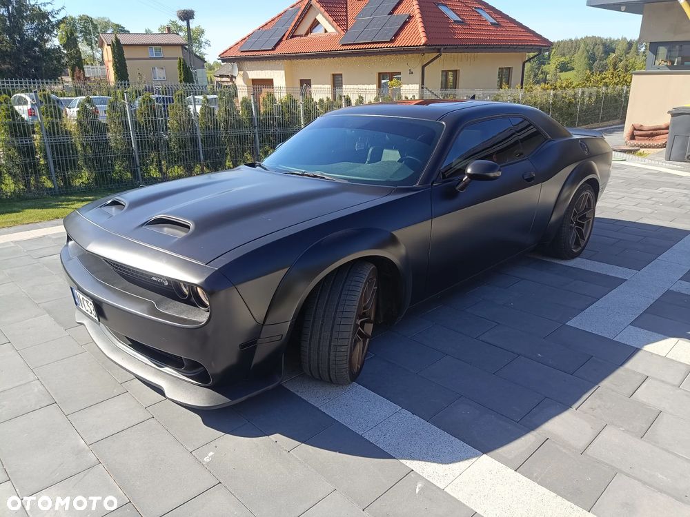 Dodge Challenger - 2