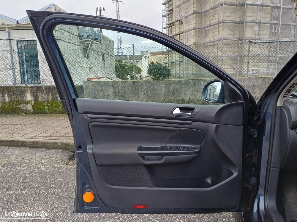 VW Golf Variant 1.6 TDi Confortline - 17