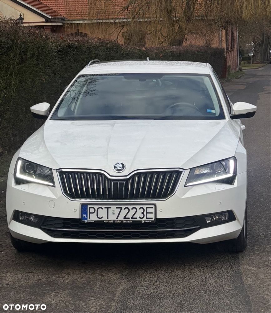 Skoda Superb 2018 photo 2