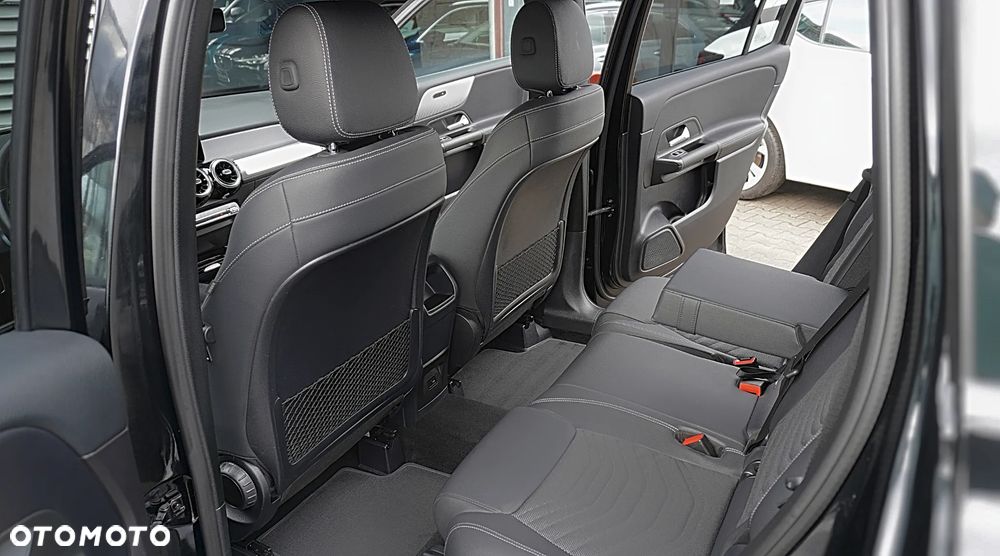 Mercedes-Benz GLB 200 7G-DCT - 17