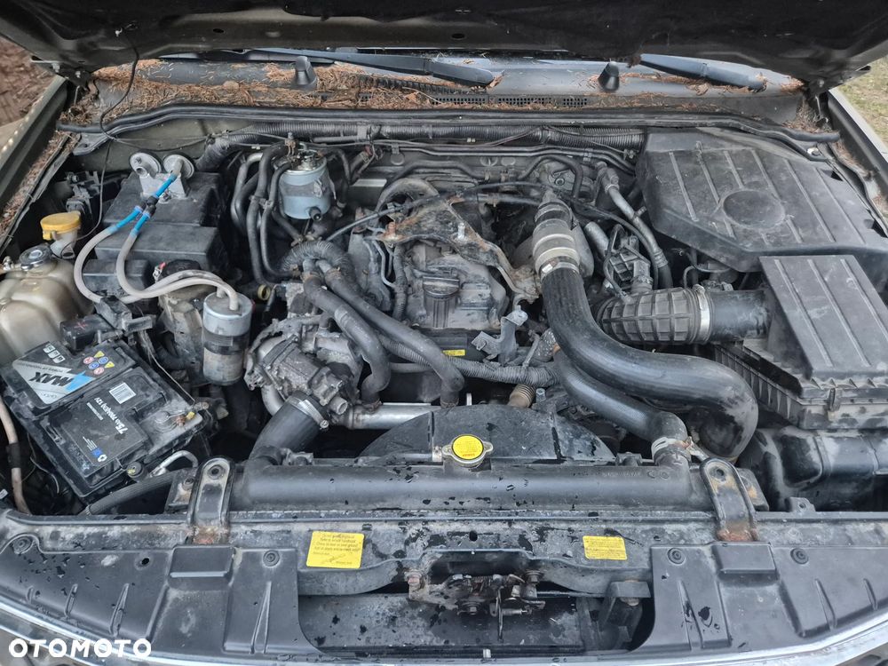 Nissan Pathfinder 2.5 D XE - 8