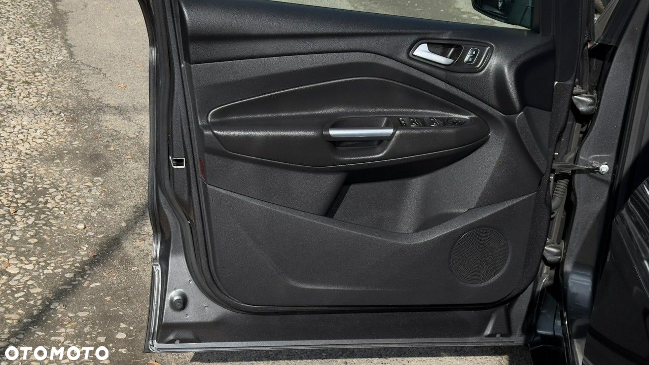 Ford Kuga - 29