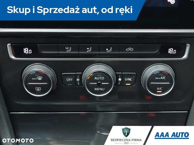 Volkswagen Golf - 14