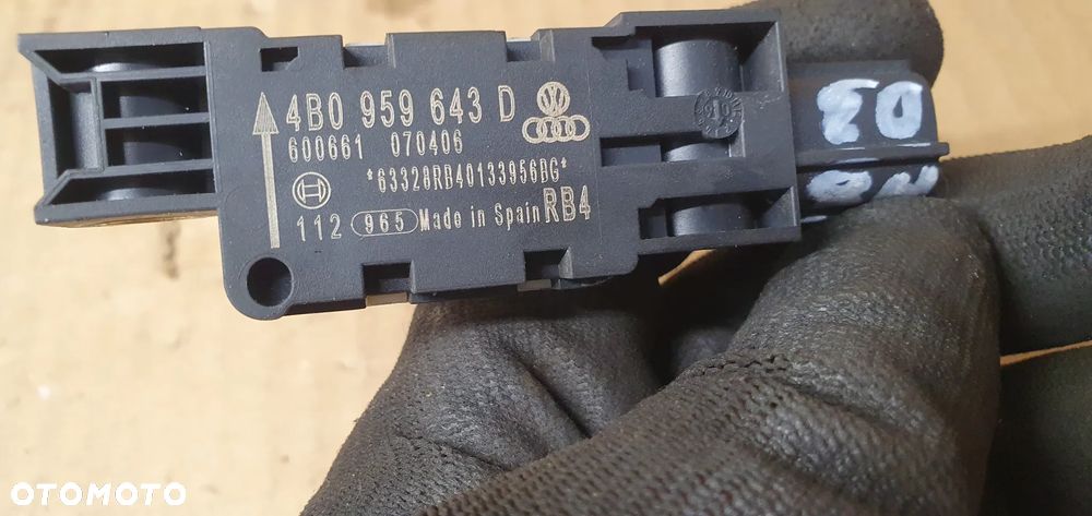 Czujnik sensor uderzeniowy Airbag Audi A8 D3 4B0959643A - 5