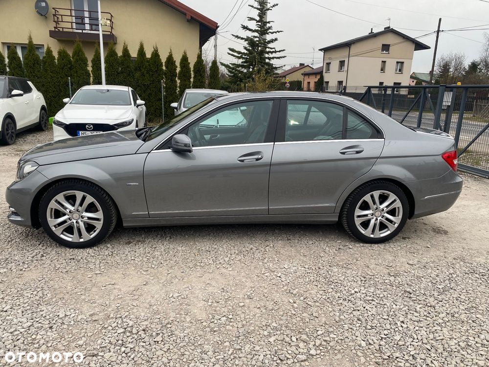 Mercedes-Benz Klasa C 180 CGI Automatik BlueEFFICIENCY Avantgarde - 14