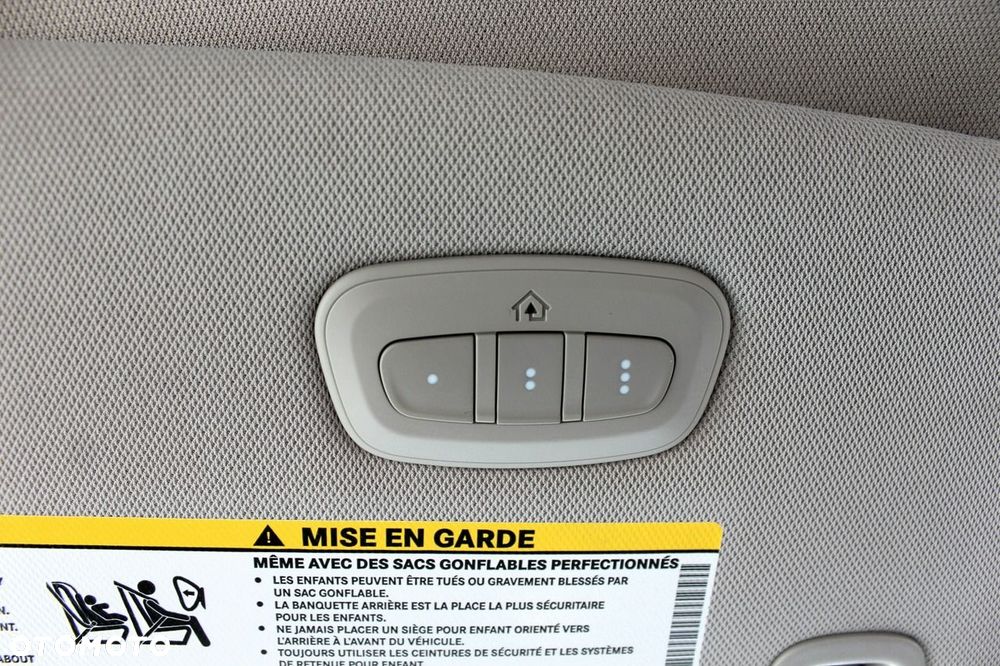 Chrysler Pacifica - 31