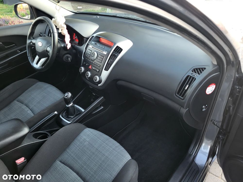 Kia Ceed 1.4 Comfort + - 28
