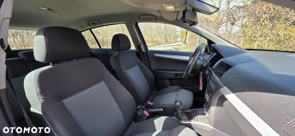 Opel Astra 1.8 Innovation - 23