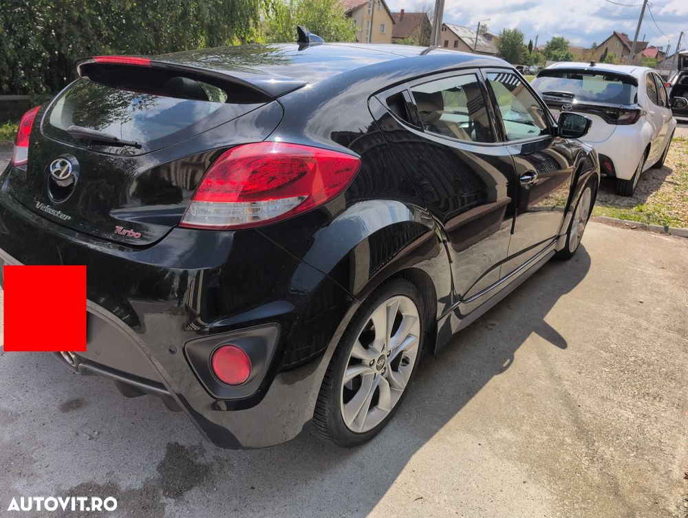Hyundai Veloster - 4