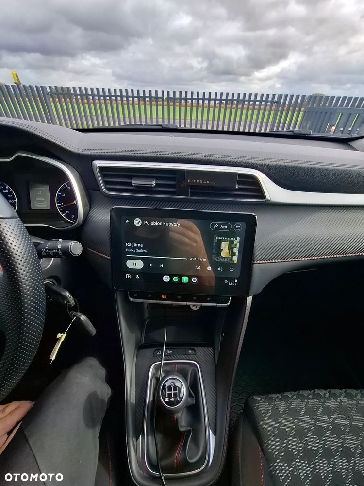 MG ZS - 19