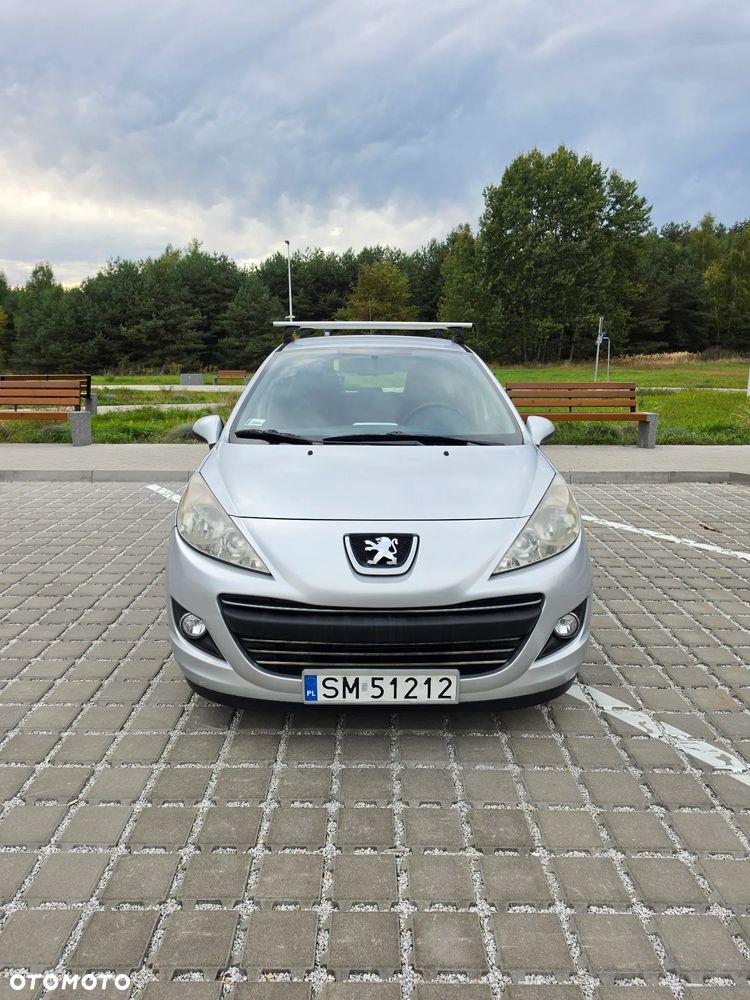Peugeot 207 2010 photo 2