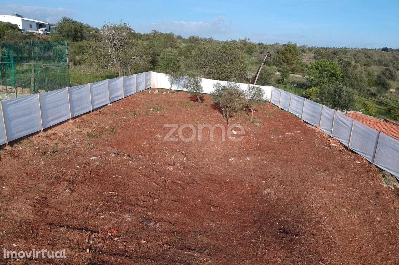 Excelente TERRENO com Licença de Construção p/ 3 Moradias - Grande imagem: 2/11