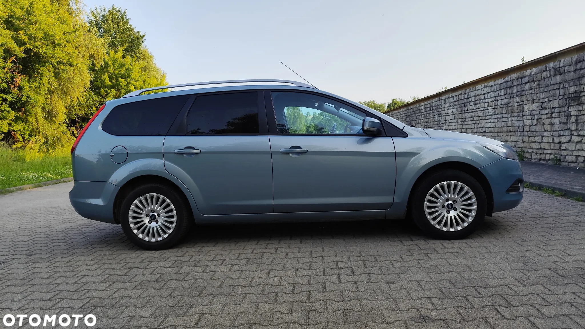 Ford Focus Turnier 2.0 16V Titanium - 10