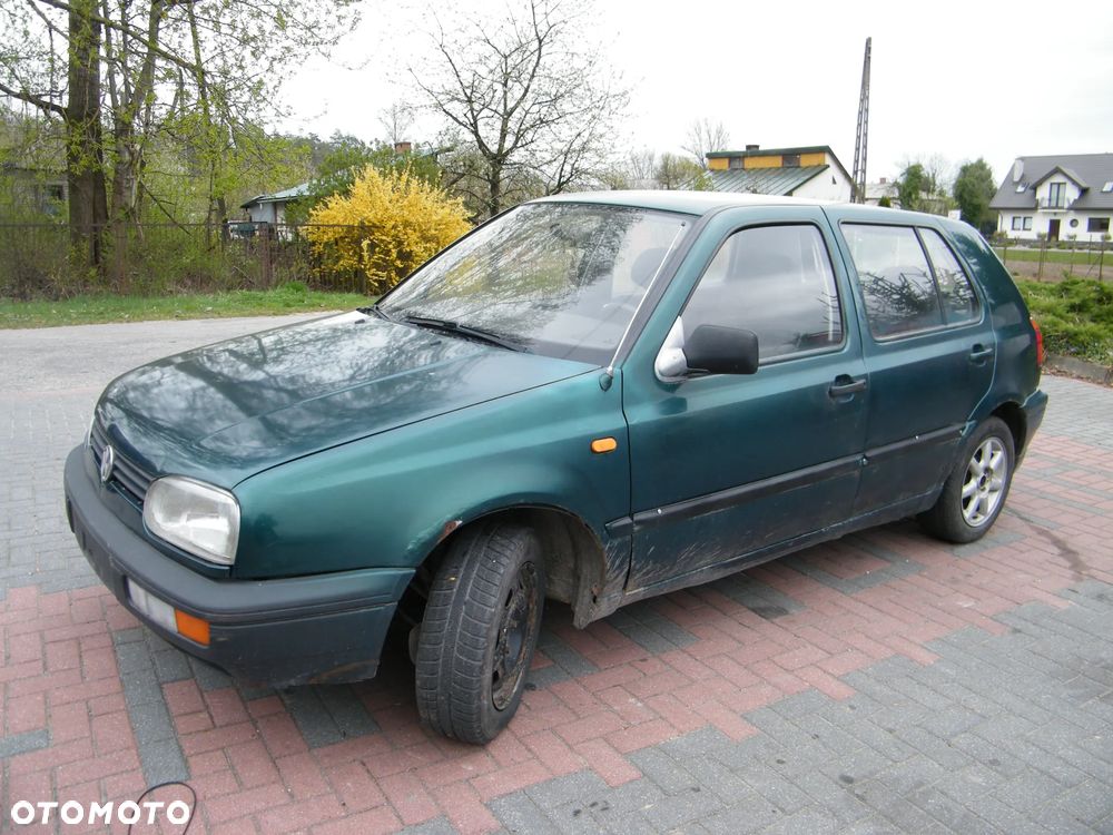 Volkswagen Golf III (91-03r.) 1.4 B 59KM. Silnik AEX Skrzynia DGL lakier LC6P. Cały na części. GWARANCJA !!!  Przód Tył Zestaw Komplet Drzwi Klapa Zderzak Błotnik Maska Grill Atrapa Szyba Pas Lampa Lusterko Boczki Fotel Kanapa Kokpit Deska Rozdzielcza Przełącznik Włącznik Sterownik Przewody Wiązka Instalacja Moduł Komputer Czujnik Listwa Pompa Alternator Wtryski Głowica Rozrusznik Kompresor Sprzęgło Dwumas Silnik Skrzynia ABS Klimatyzacji Paliwa Wspomagania Kolektor Turbina Przepustnica Zawór Chłodnica Koło Hak Belka Sanki Zawieszenie Mcpherson Półoś Amortyzator Wydech Tłumik Zacisk Most - 4
