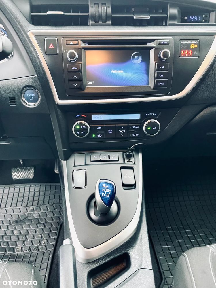 Toyota Auris 1.8 HSD Prestige - 10