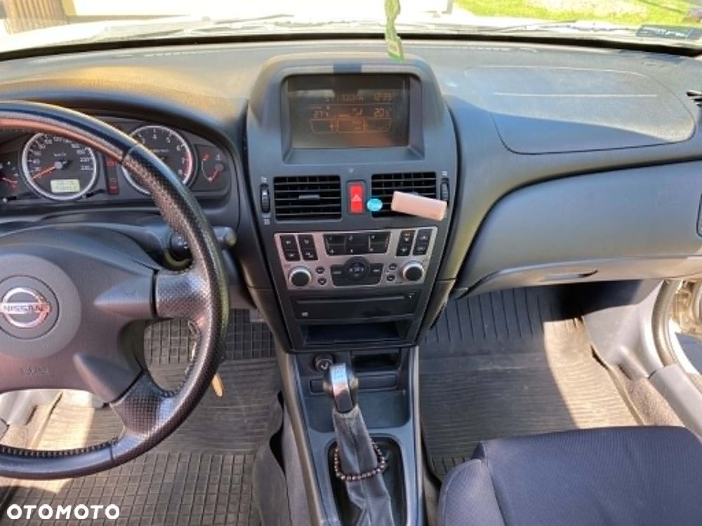 Nissan Almera - 12