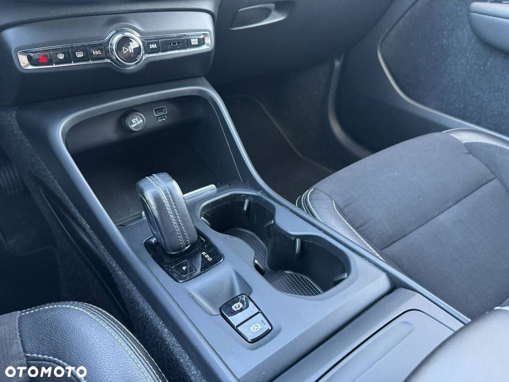 Volvo XC 40 D3 Momentum Pro - 20