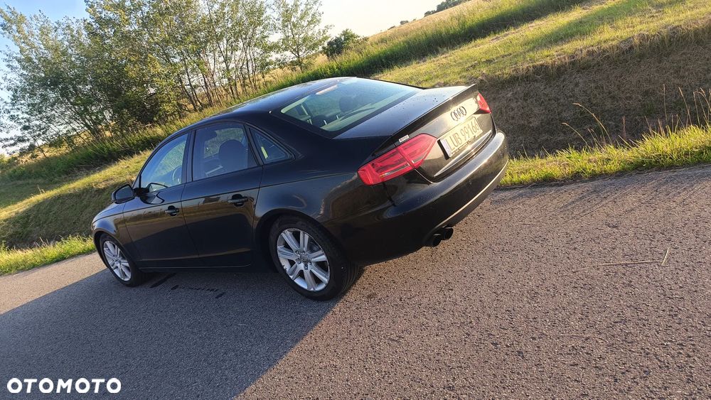 Audi A4 Limousine - 9