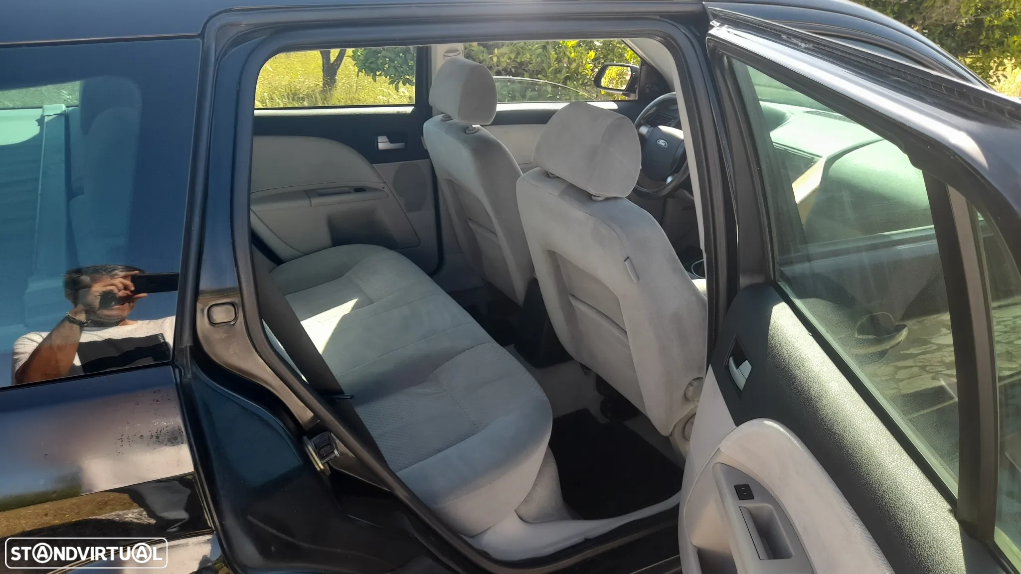 Ford Mondeo SW 2.0 TDdi Ghia - 33