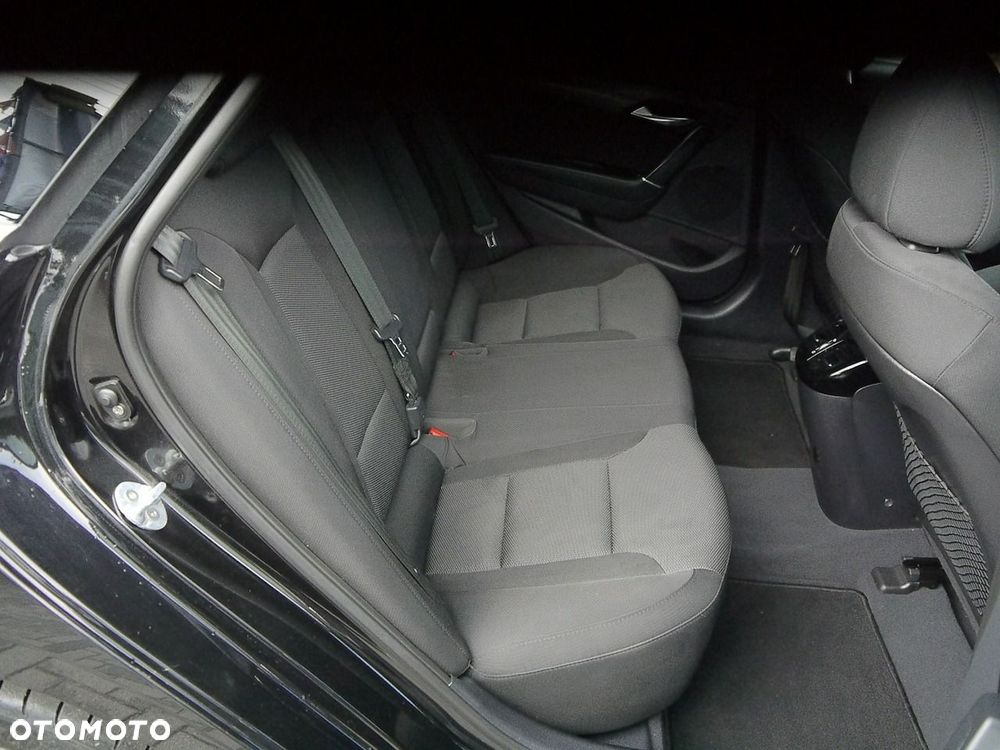 Hyundai i40 1.7 CRDi BlueDrive Premium DCT - 24