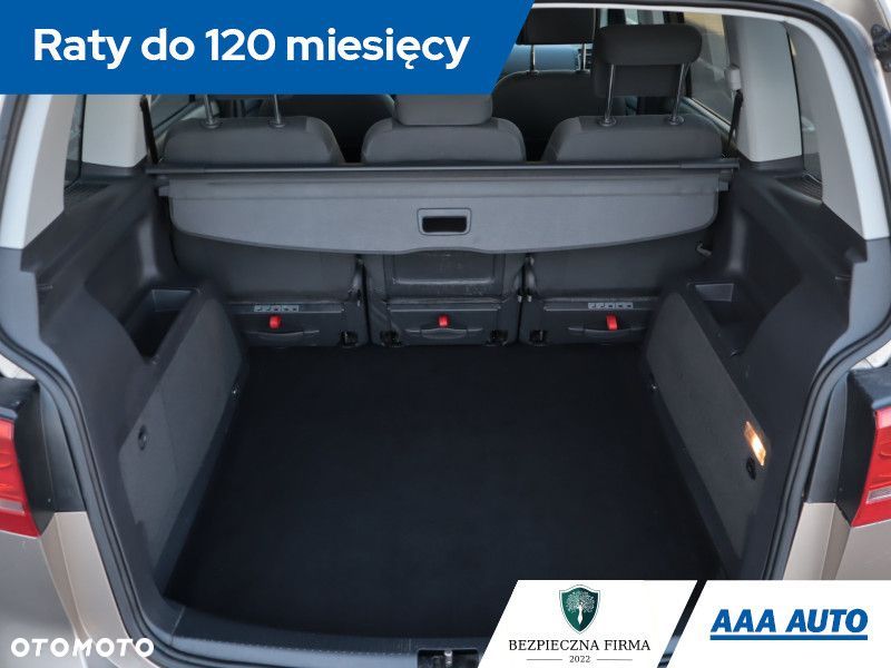 Volkswagen Touran - 16