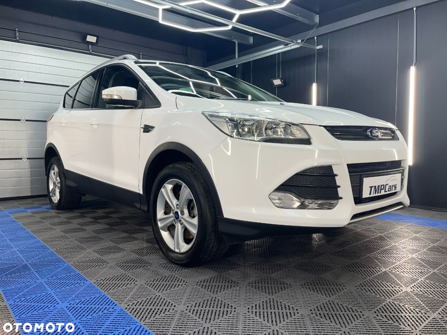 Ford Kuga - 1