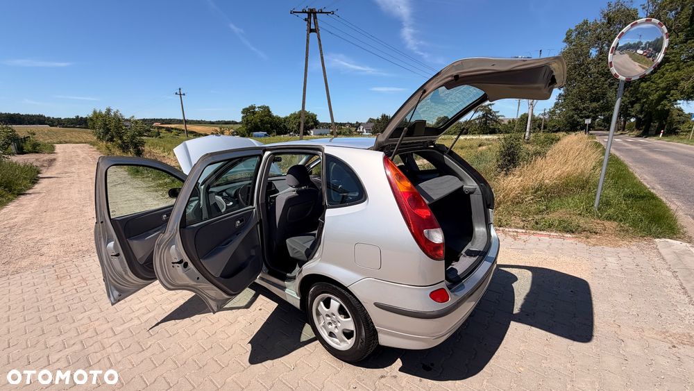 Nissan Almera Tino - 7