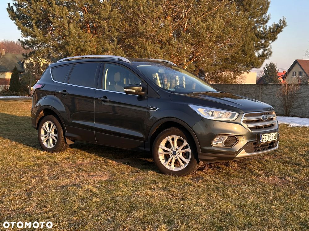 Ford Kuga 1.5 TDCi 2x4 Titanium - 2