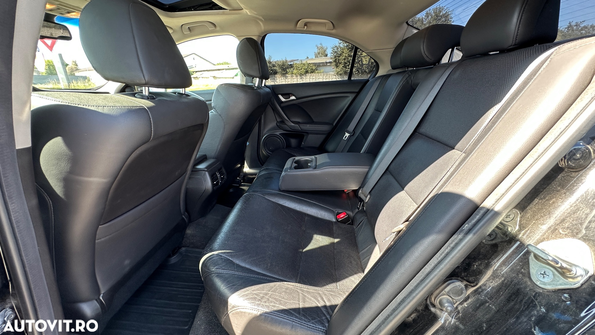 Honda Accord 2.0i Exec - 11