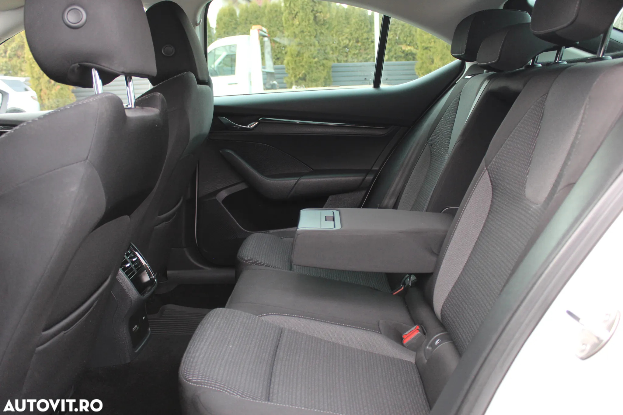 Skoda Octavia 1.5 TSI DSG MHEV Ambition - 12