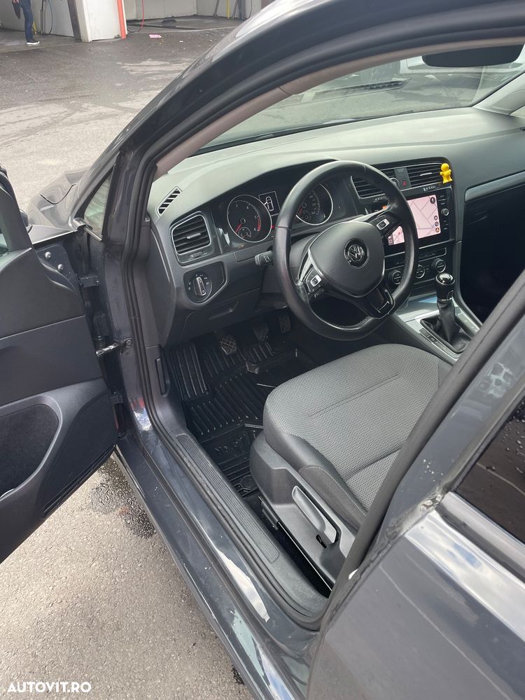 Volkswagen Golf - 4