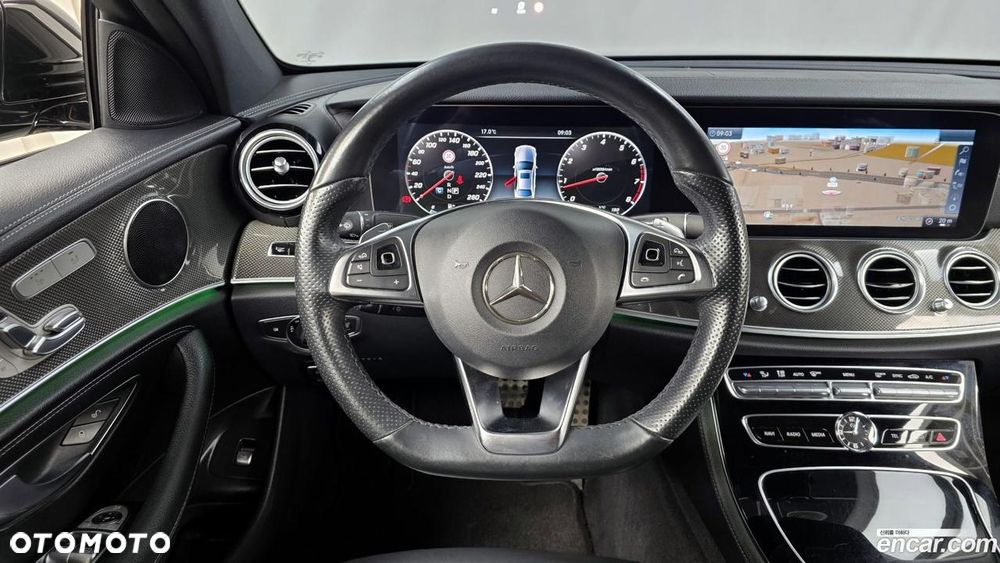 Mercedes-Benz Klasa E 300 9G-TRONIC AMG Line - 13