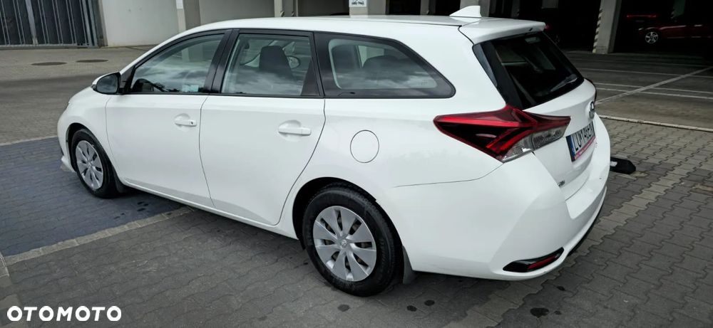 Toyota Auris - 2