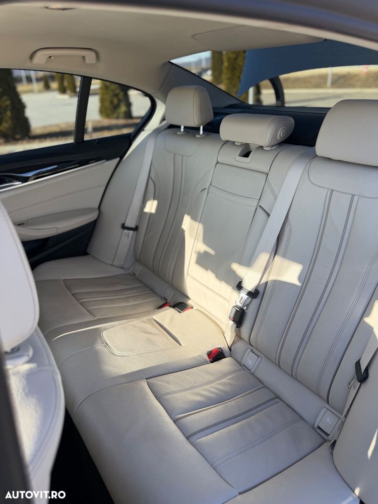 BMW Seria 5 530i xDrive AT - 21