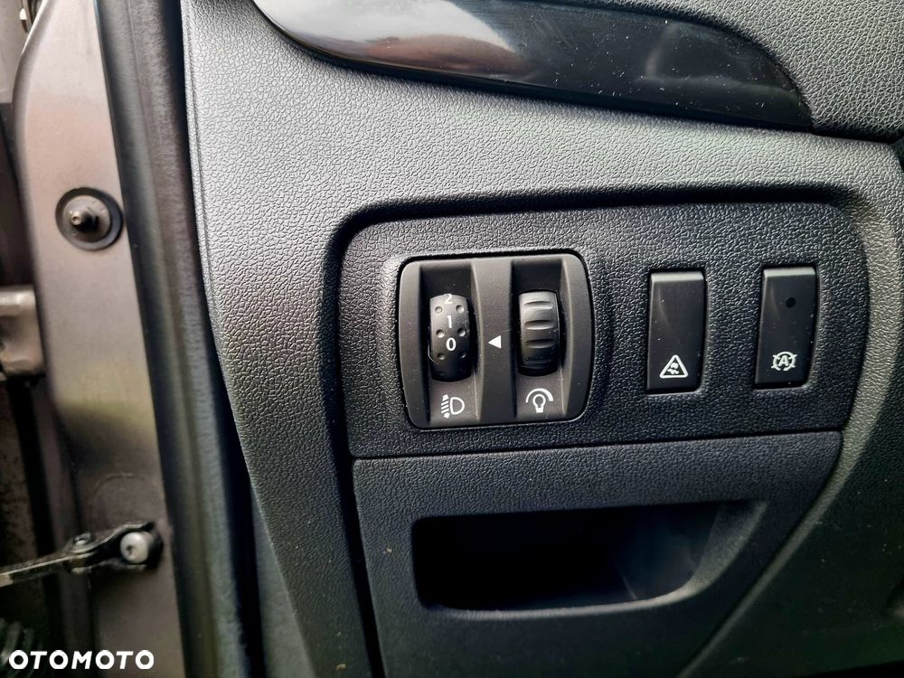 Renault Grand Scenic - 32