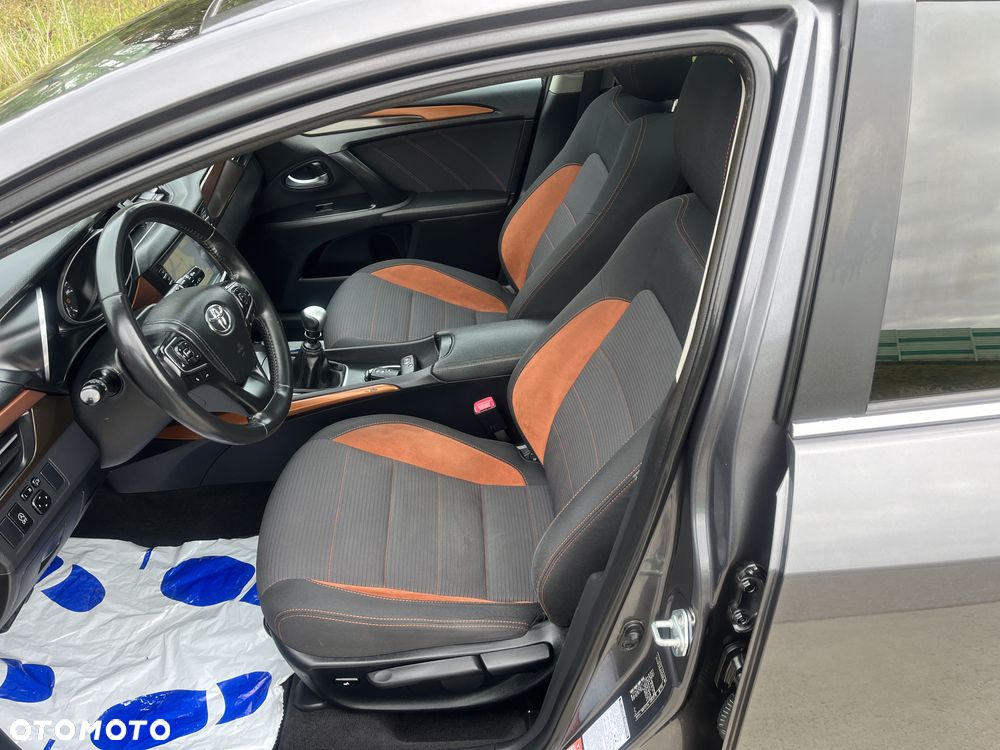 Toyota Avensis Touring Sports 1.6 D-4D Edition S+ - 6